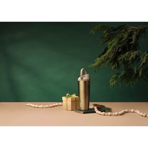 Special Edition Owala 30oz Stainless Steel FreeSip Water Bottle- Absolute Sleigh - Picture 8 of 8